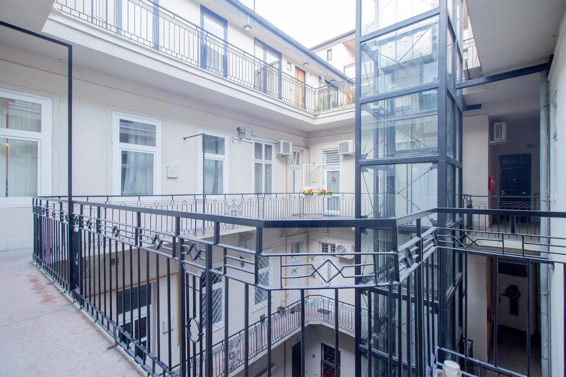 Kalvin 2Bdr Apartment With Ac Budapest Eksteriør billede